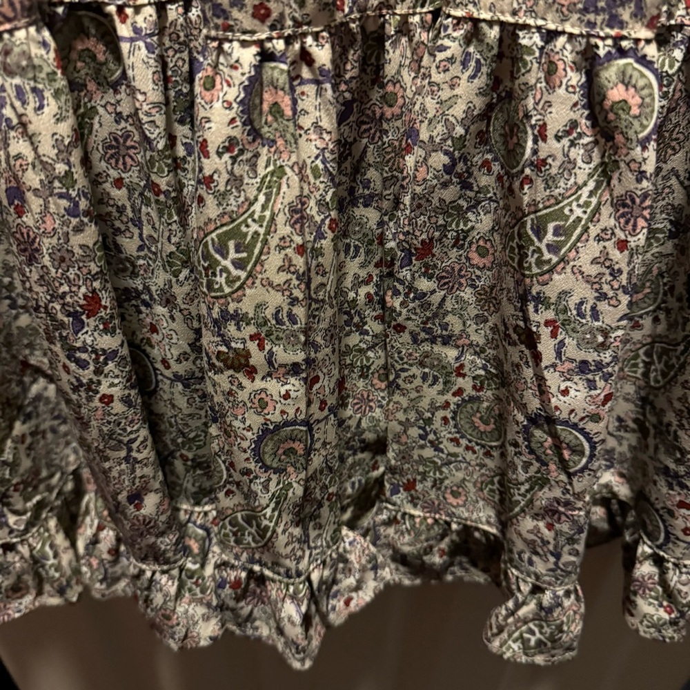 Plus size shirt sleeve shirt